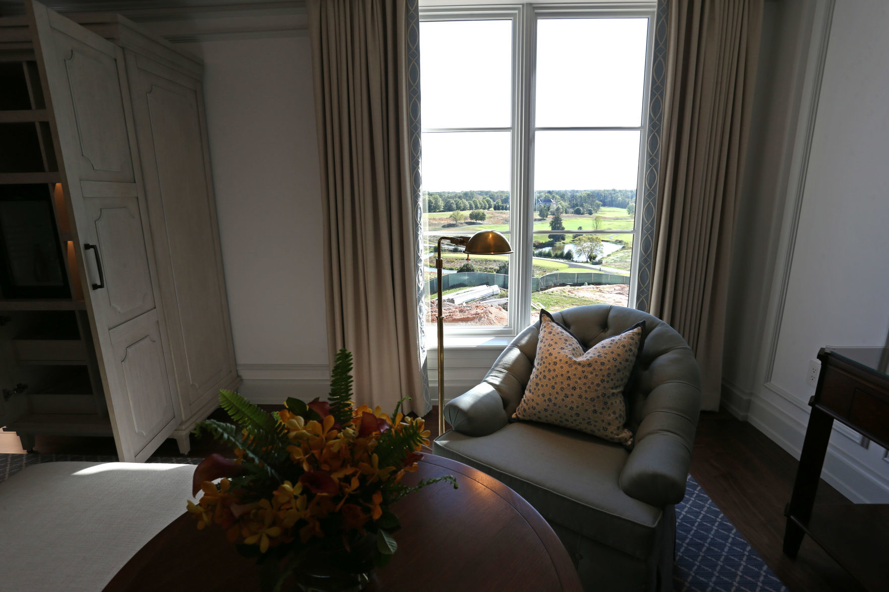 Keswick Hall room lounge